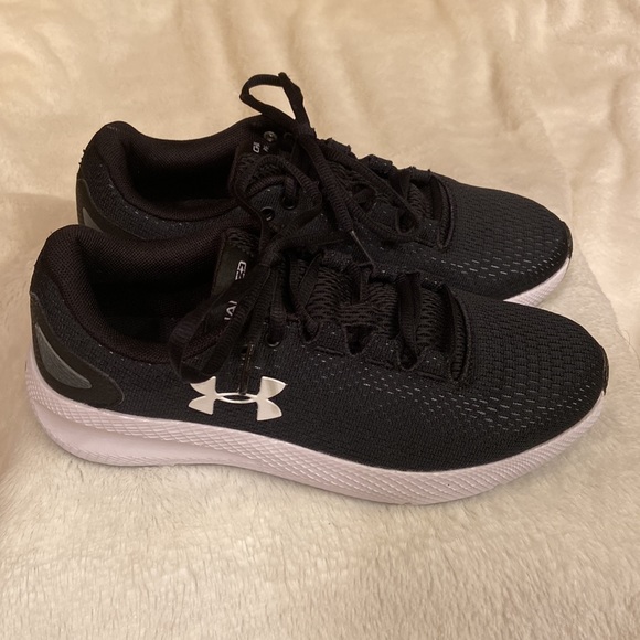Under Armour shoes - Picture 2 of 5